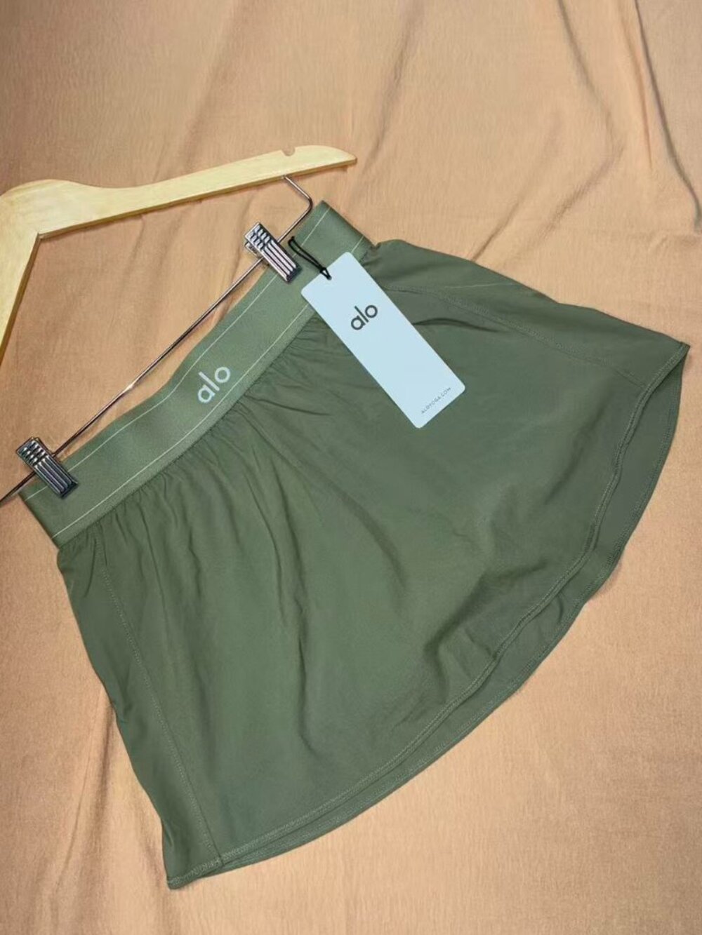 Women's A Line Alo Match Point Tennis Skirt Dune Grass🍃 - Picture 2 of 9